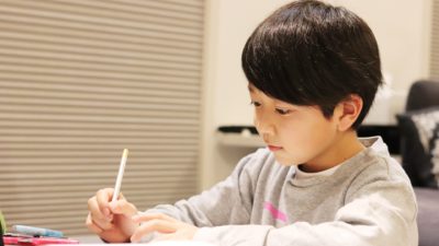 小学生の家庭学習は将来の成績を伸ばす